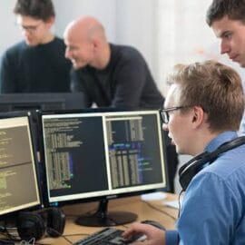 Vaga para Desenvolvedor Salesforce Vaga para Desenvolvedor Salesforce