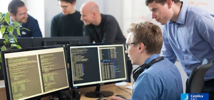 Vaga para Desenvolvedor Salesforce Vaga para Desenvolvedor Salesforce