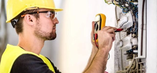 Auxiliar de Elétrica, R$ 1.680 Auxiliar de Elétrica, R$ 1.680