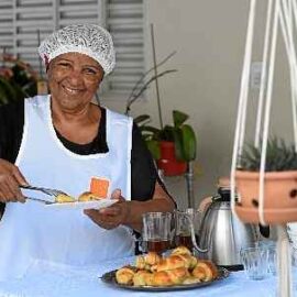 Cafeteria Seleciona Auxiliar de Cozinheiro