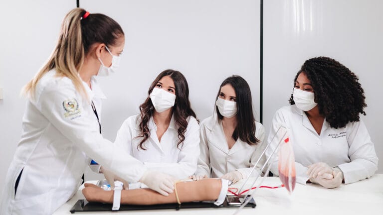 05 Vagas para: Técnicos de enfermagem até 28/06/24