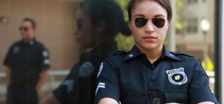 VAGA DE SEGURANÇA MULHER