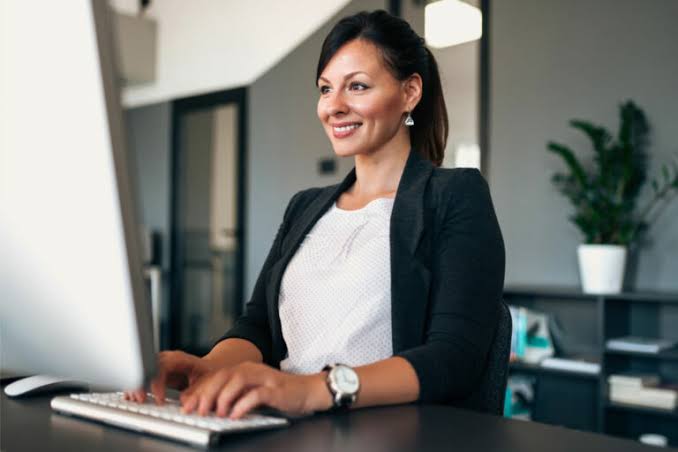 AJR Seleciona Auxiliar administrativo