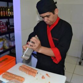 02 Vagas para Auxiliar de Cozinha e Sushiman