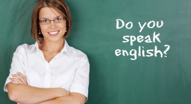 Educador com formação em língua inglesa