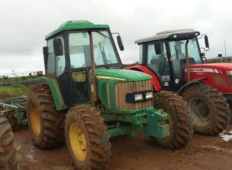 Vaga Aberta: Operador de Trator de Pneus Vaga Aberta: Operador de Trator de Pneus