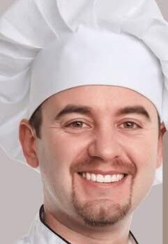 Vaga para Confeiteiro/Auxiliar de Cozinha Vaga para Confeiteiro/Auxiliar de Cozinha