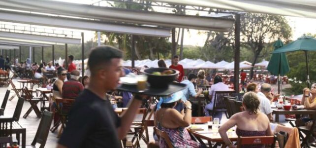 Carnaval estimula geração de emprego e renda no Ceará Carnaval estimula geração de emprego e renda no Ceará