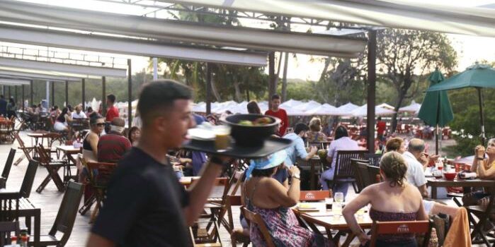 Carnaval estimula geração de emprego e renda no Ceará Carnaval estimula geração de emprego e renda no Ceará