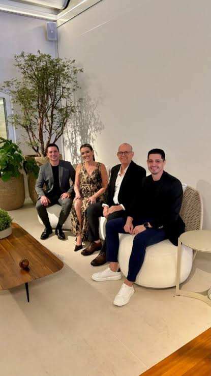Bratt RH Seleciona Gerente Comercial para Empresa de Decoração Bratt RH Seleciona Gerente Comercial para Empresa de Decoração