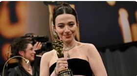 Oscar de 2025: entenda por que Mikey Madison desbancou Fernanda Torres e Demi Moore Oscar de 2025: entenda por que Mikey Madison desbancou Fernanda Torres e Demi Moore