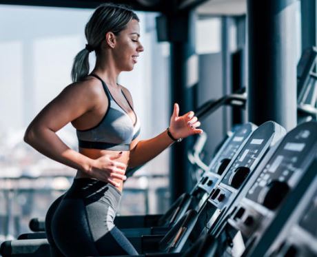 Correr na esteira emagrece mais rápido? Entenda a lógica Correr na esteira emagrece mais rápido? Entenda a lógica