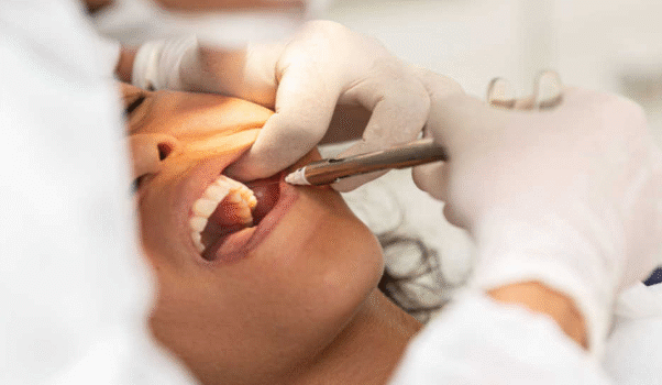 Casos de morte após extração de sisos geram investigação e mobilização Casos de morte após extração de sisos geram investigação e mobilização