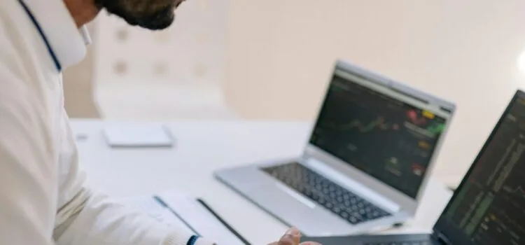 Vaga de Emprego Remoto: Desenvolvedor Salesforce & RevOps (LATAM) Vaga de Emprego Remoto: Desenvolvedor Salesforce & RevOps (LATAM)