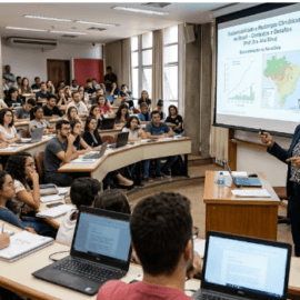 Conheça a Profissão de Professor Universitário